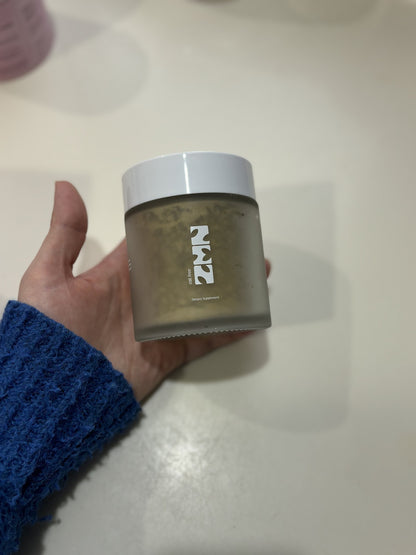 ZEN glass jar in hand